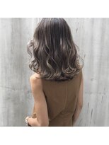 ドールヘアー(Doll hair) グレージュグラデーションカラー