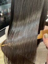 ミリュウ(Milieu) 目を惹く美しさ 縮毛矯正でまとまりを