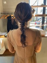 リットバイウェイズ(Lit by WAYS) ポニーテールアレンジ