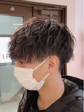 コワファーストナガサキシャンプーボーイ(COIFF1RST NAGASAKI SHAMPOO BOY) 波巻きパーマ　長崎　メンズパーマ　メンズカット