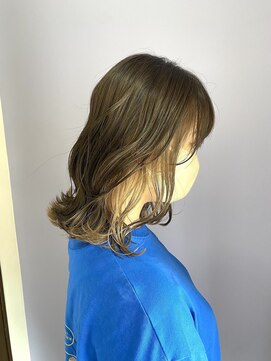 オリ('Oli) 切りっぱなしボブ