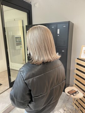 アイリー 名古屋(A/LEE) グレージュ／ブロンド