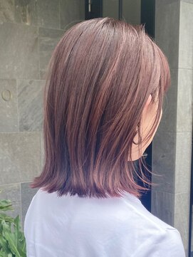 メゾン アヴァロ(Maison Avallo) 切りっぱなしロブのモーヴピンクカラー