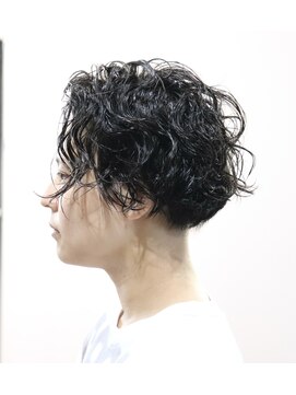 ウィスカーヘアー(whisker hair) スパイラルパーマ