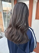 オー(OOO)&nbsp;ハイライトたっぷりグレージュカラー〇
