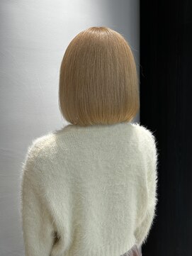 トリコ 柏(tricot) ハイトーンカラー/ホワイトブロンド/金髪ボブ