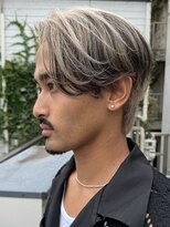 渋谷メンズハイトーンカラーミルクティーベージュセンターパート
