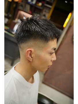 フォーコーナーズカットショップスリーセント 栄(FourCornersCutShop 3/cent) フェードショート