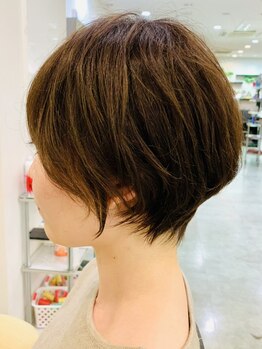 "いかにも"な白髪染めが苦手な方にオススメ★【ぼかす】技術でナチュラルな大人styleに◎