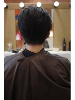 エディ(Edy)&nbsp;メンズセンターパートニュアンスパーマ刈り上げマッシュ