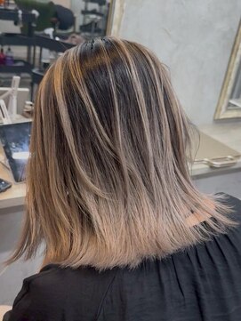 アポロ 横浜駅店(apollo) ブリーチ/ミディアムヘア/デザインカラー/フェイスフレーミング