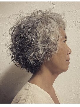ボッカ(bocca) 白髪を活かすスパイラルパーマ