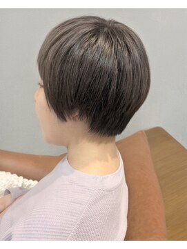 ムーア(MUA) ナチュラルショート