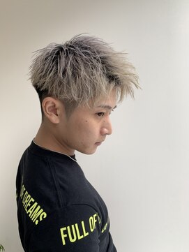 イーラ(era) ハイトーン×アップバング×ツーブロック