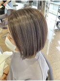 グレージュ ボブ 小顔 ハイライト 白髪ぼかし