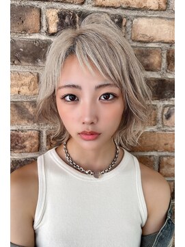 クーエフー(coo et fuu) 10代20代30代40代50代 前髪　金髪ひし形ショートボブ