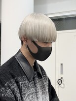 ホワイトカラー×メンズハイトーン×ケアブリーチ