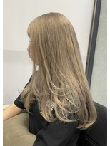 シエンゴールド(CIEN gold)&nbsp;ホワイトベージュ/レイヤーカット/ブリーチ#浜松駅#カラー