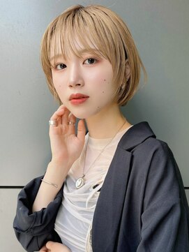 トルネード(TORNADO) ブロンドベージュ フェイスレイヤーボブ似合わせ小顔t729