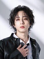 オーシャントーキョー(OCEAN TOKYO)&nbsp;【大人の色気】ミディアムセンターパート黒髪パーマウルフ