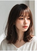 顔周りカットダークブラウンレイヤーミディ