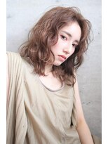 ファム(FAM)&nbsp;くせ毛風ウェーブミディ