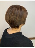 艶出し前下がりボブ