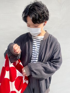 リィリ バイ ロダット 横浜(rili by LODAT) センターパート黒髪春パーマ【rili横浜】