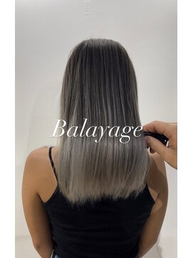 ヘアースタジオ ゼン(hair studio Zen) バレイヤージュ シルバー【Kensho】