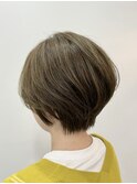 オリーブベージュ×ショートレイヤー