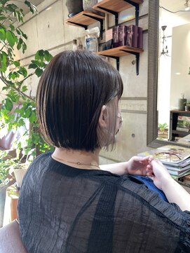 ルポ(repos) 切りっぱなしボブ×イヤリングカラー