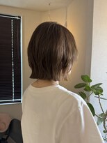 カルマンド(Calmando) 軽やかレイヤーボブ×オリーブベージュ