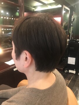 プレゼンスセタガヤ(PRESENCE SETAGAYA) ネオナチュラル×耳だしショート