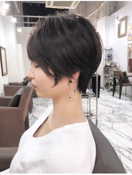 ナイン 麻布十番(NINE) 凛とした大人ショート☆