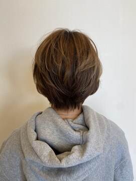 フラテロ(fratello) 大人　前下がりショートボブ