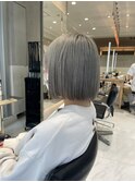 【有坂映哉】ハイブリーチシルバーアッシュ/切りっぱなしボブ