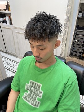 ミリオンバックス 上野(Million Bucks) メンズマッシュパーマツイストスパイラルパーマニュアンスパーマ