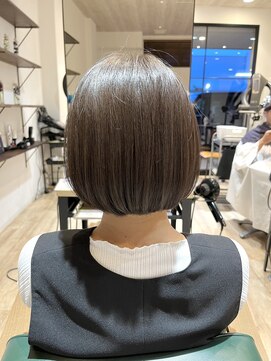 サラ(sarah) グレージュ/ボブ