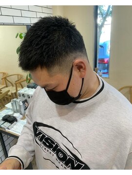 シフト(SHEEFT) アップバングショート ニュアンスデザイン すっきりツーブロック