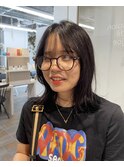 顔まわり韓国風ミディアム外ハネレイヤーぱっつんロブ