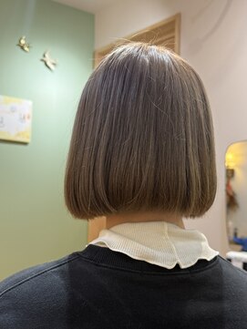 ミルクティーグレージュ　ボブ