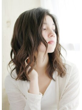 アーク(ARC+) ◎大人かわいい耳掛けナチュラルウェーブ 小顔カット