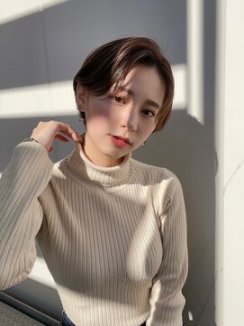 アイドットプラス 表参道(i.+omotesando) シルキーベージュ斜めバングショートボブ