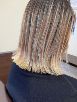 アローズ 玉名店(arose) ハイトーンカラーバレイヤージュダブルカラーくびれショートボブ