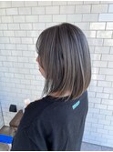 顔まわりレイヤーボブグレージュカラー