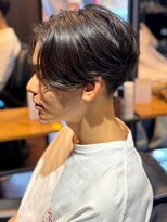 レオザバーバー(LEO the Barber) センターパート　カルマパーマ　前下がりマッシュ　20代30代