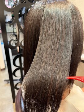 OHI 赤羽店 【人気の縮毛矯正】 自然な艶髪　ビフォー/アフター