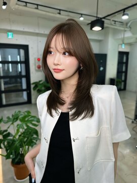 シェノン バイ アランスミシー 表参道(CHAINON by Alan smithee) ミディアムレイヤーカット/韓国ヘア/ケラチントリートメント