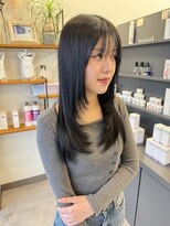 シエスタ(SIESTA)&nbsp;ブルーブラック　レイヤーカット　顔まわりレイヤー