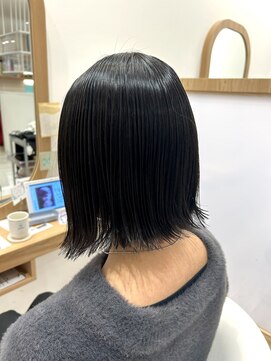 アドラーブル ココロ 新潟(adorable CoCoLo) 10代20代透明感暗髪アッシュブルーグレージュ切りっぱなし